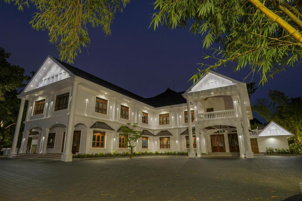 Hotel Heritage Plaza Kottayam Ngoại thất bức ảnh