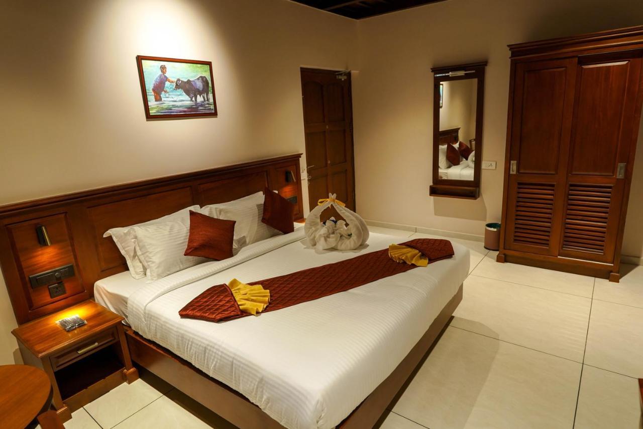 Hotel Heritage Plaza Kottayam Ngoại thất bức ảnh