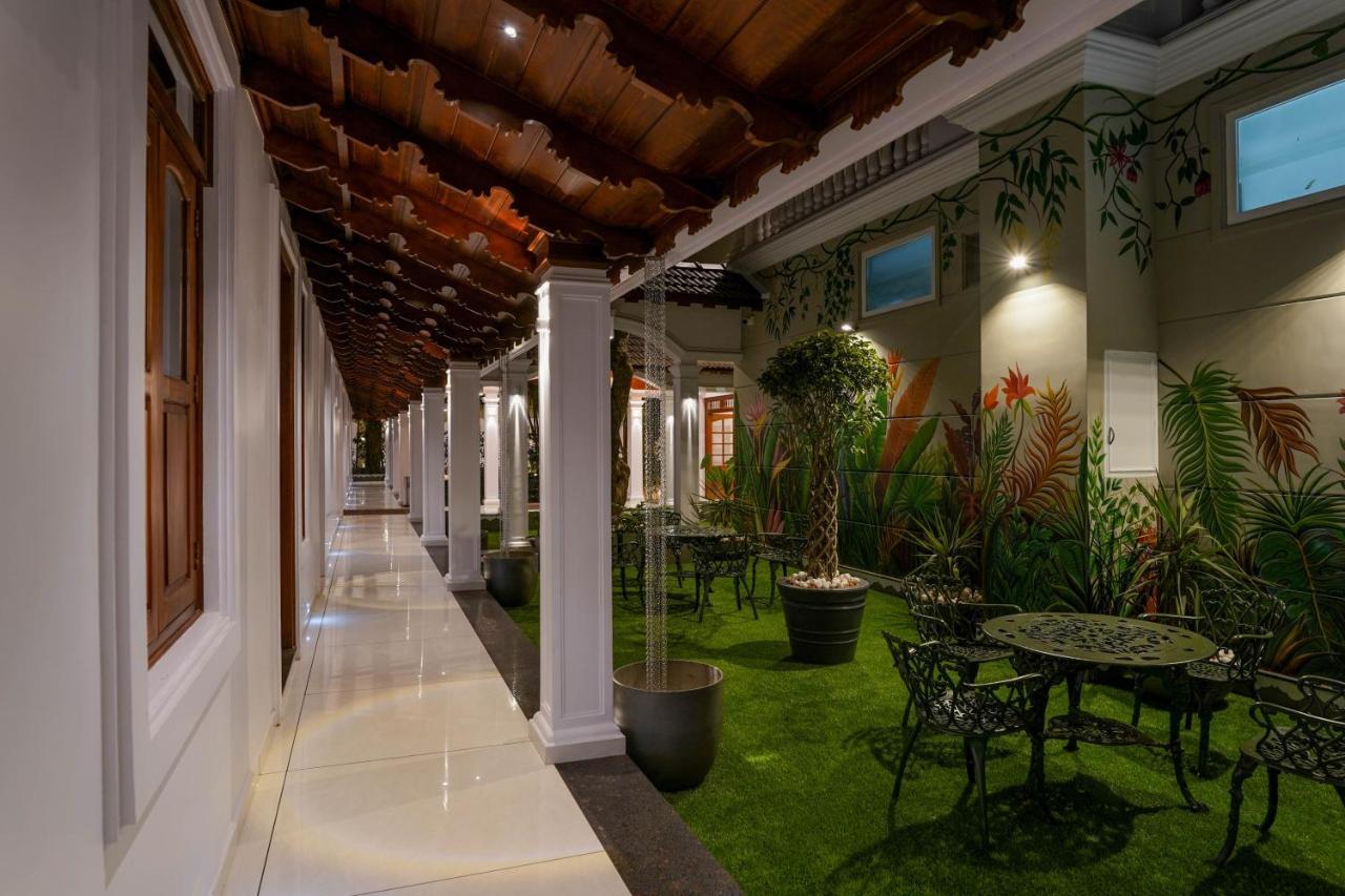 Hotel Heritage Plaza Kottayam Ngoại thất bức ảnh