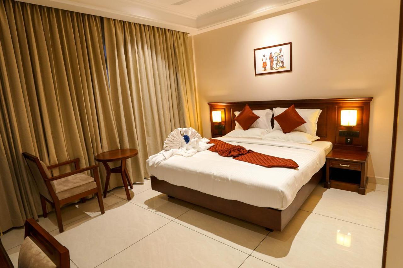 Hotel Heritage Plaza Kottayam Ngoại thất bức ảnh