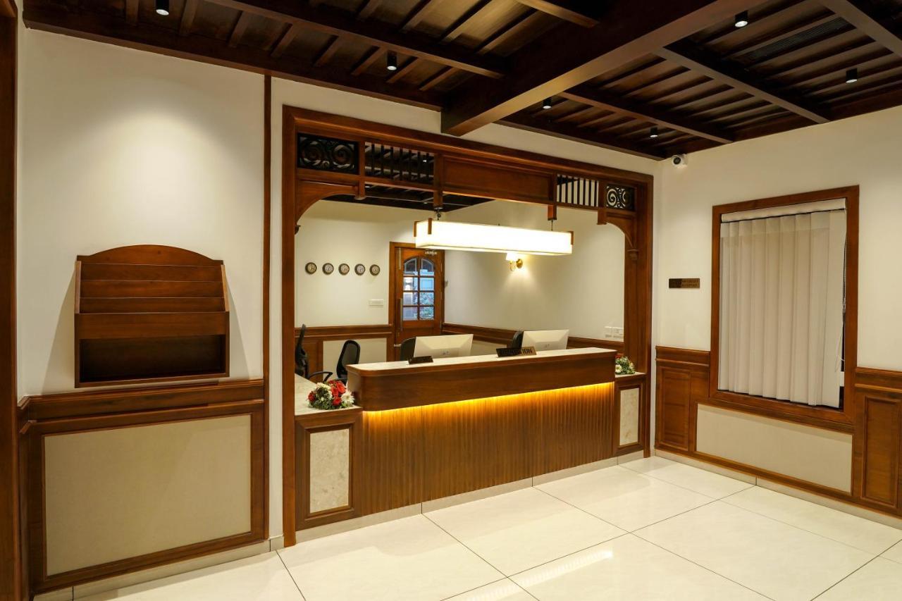 Hotel Heritage Plaza Kottayam Ngoại thất bức ảnh