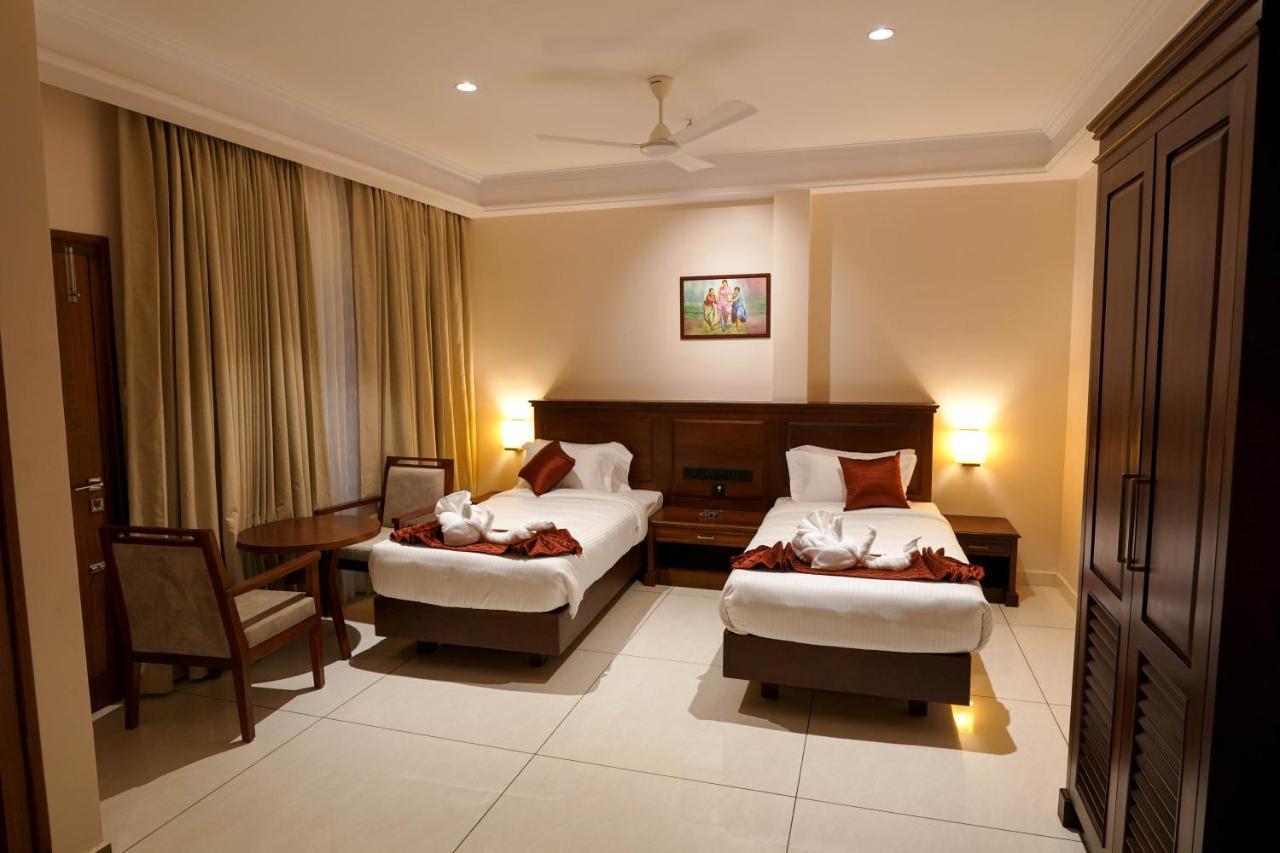 Hotel Heritage Plaza Kottayam Ngoại thất bức ảnh