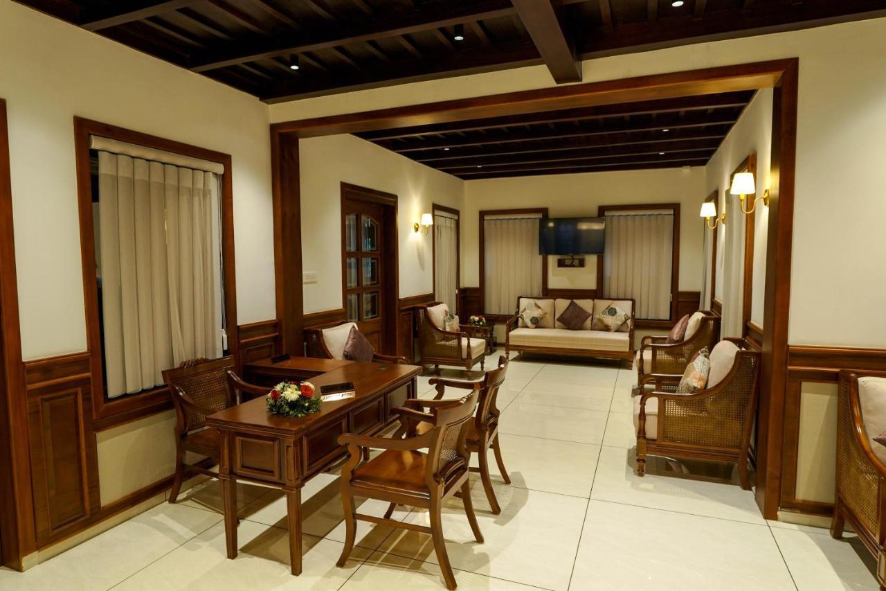 Hotel Heritage Plaza Kottayam Ngoại thất bức ảnh