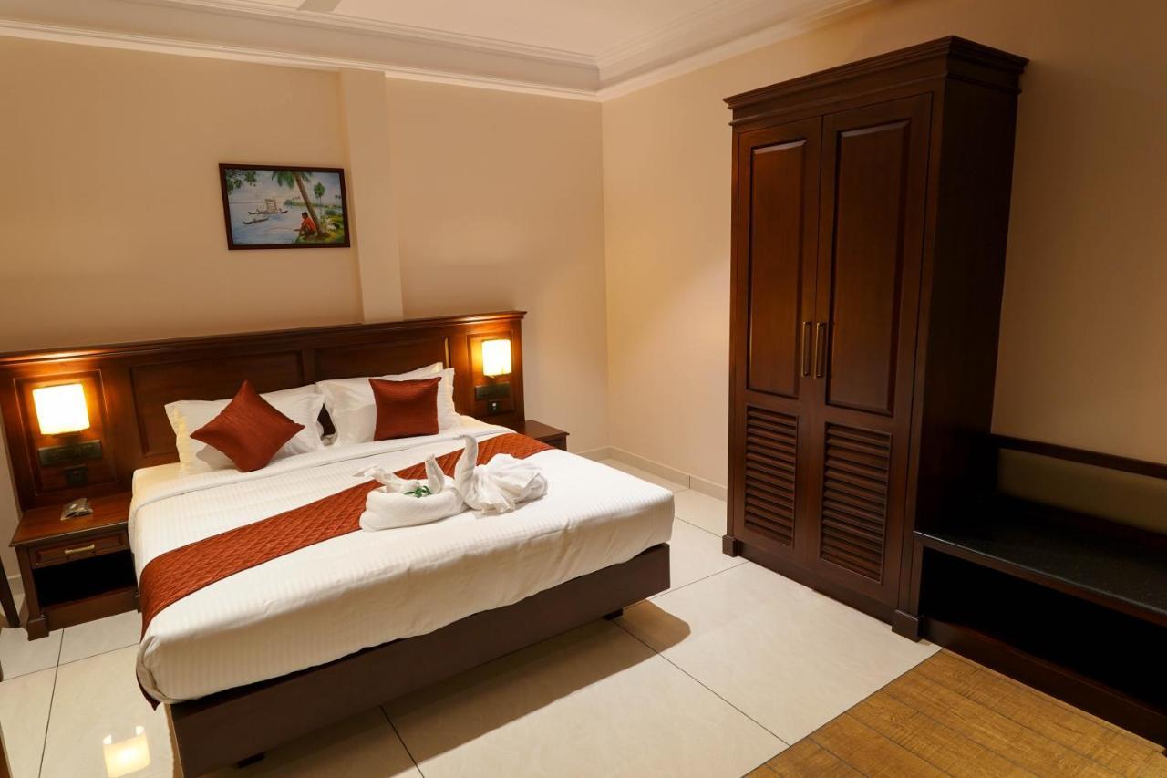 Hotel Heritage Plaza Kottayam Ngoại thất bức ảnh